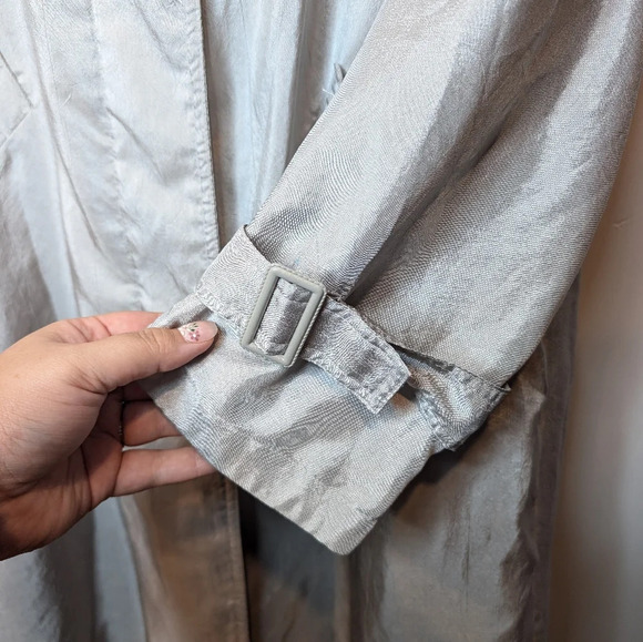 Vintage Town & Country Millennium Silver Sheen Button Front  Trench Coat 9/10 - Picture 5 of 11